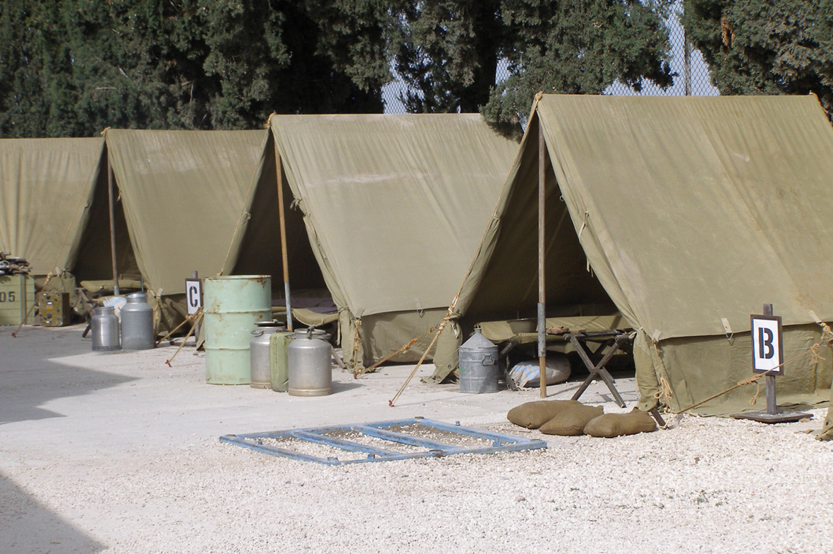 Read more about the article 'וְהָיָה מַחֲנֶיךָ קָדוֹשׁ' – בצבא, בהר הבית, בק"ש ותפילה